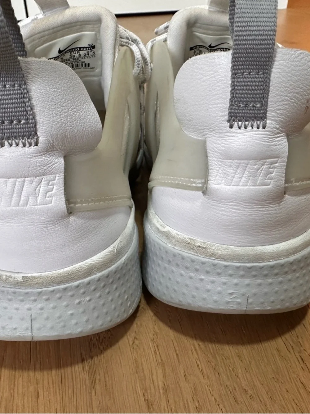 Women’s Lightweight White Mesh Sneaker - Picture 5 of 6